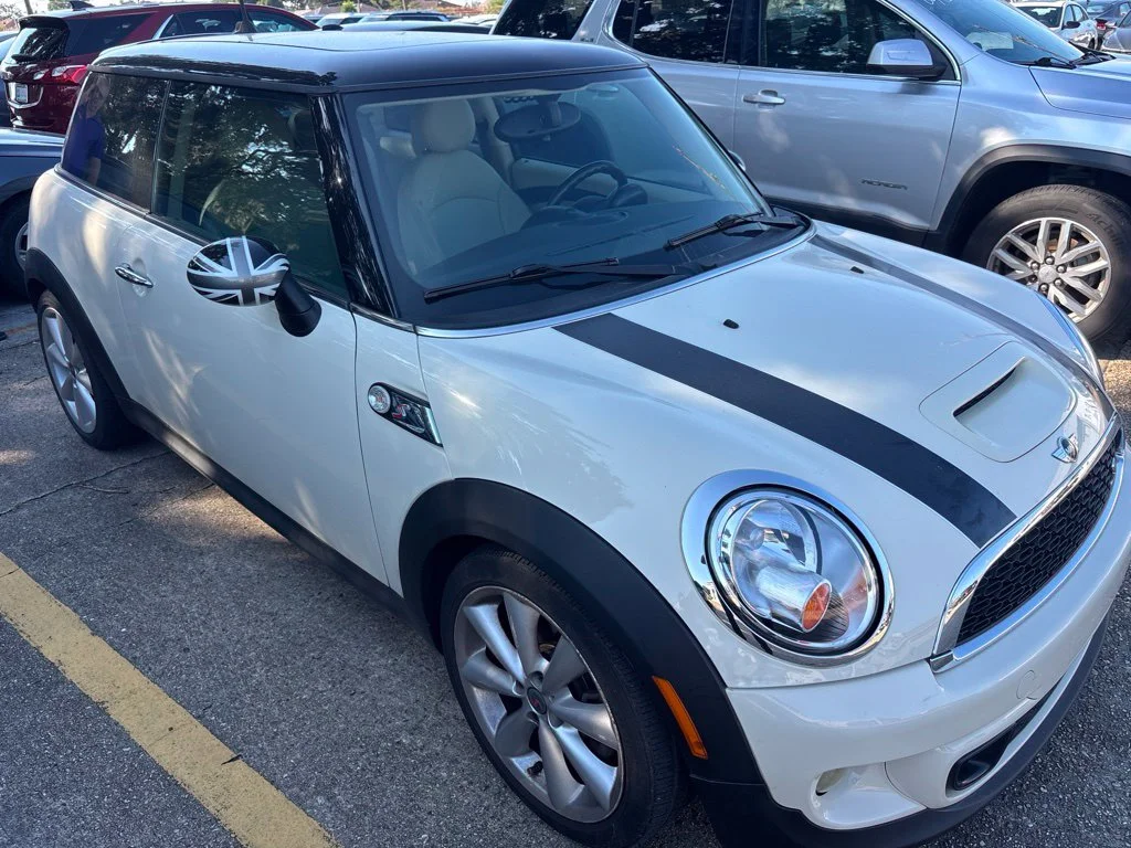 Used 2012 White MINI Base image 4