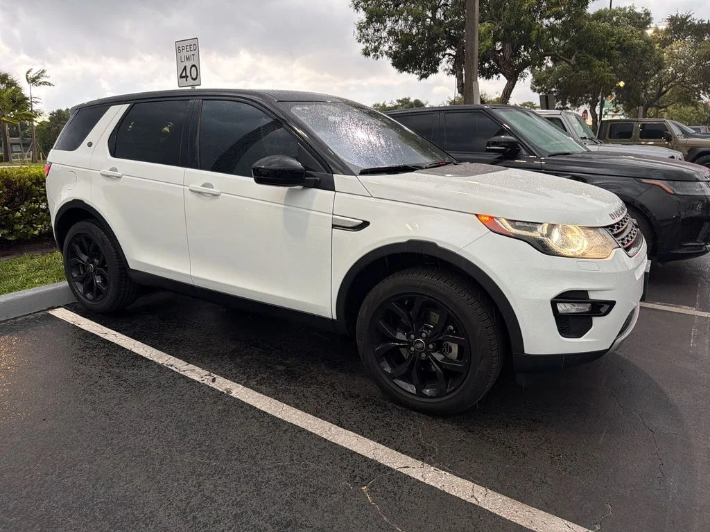 Used 2017  Land Rover HSE image 3