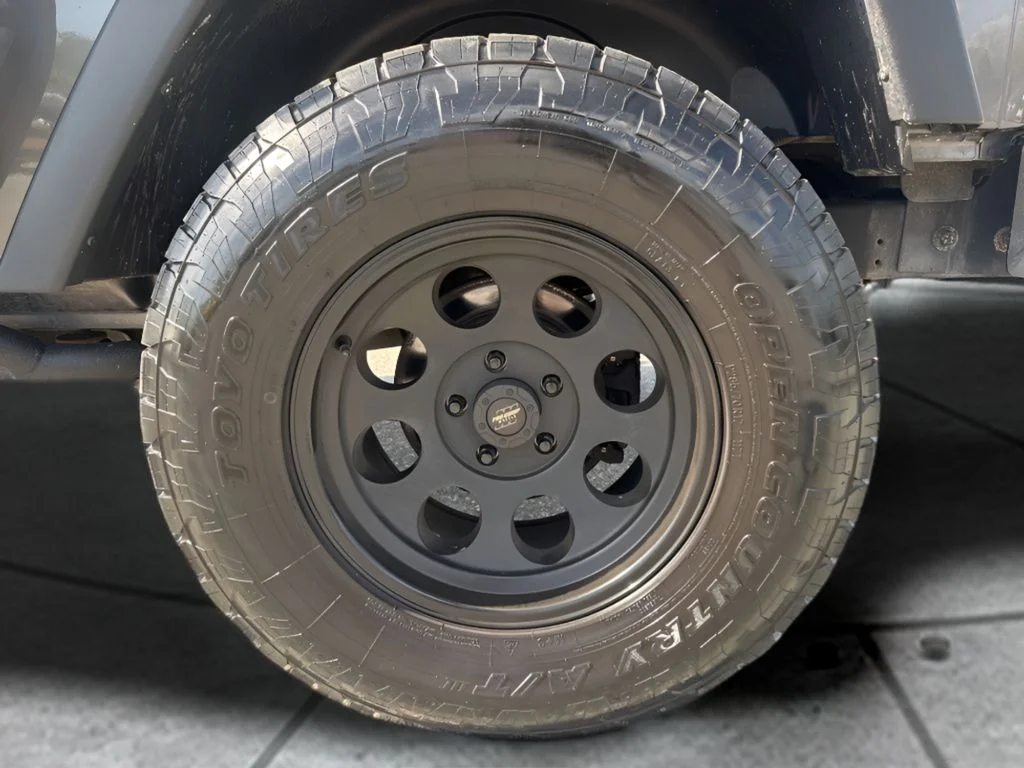 Used 2018 Gray Jeep Sport image 30