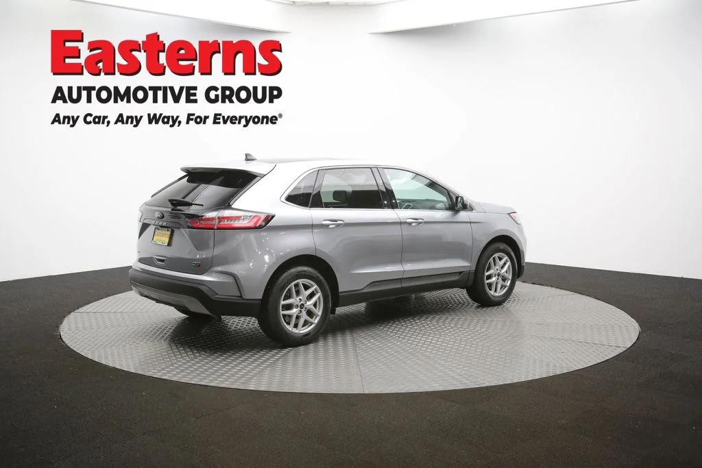 Used 2023 Silver Ford SEL image 38