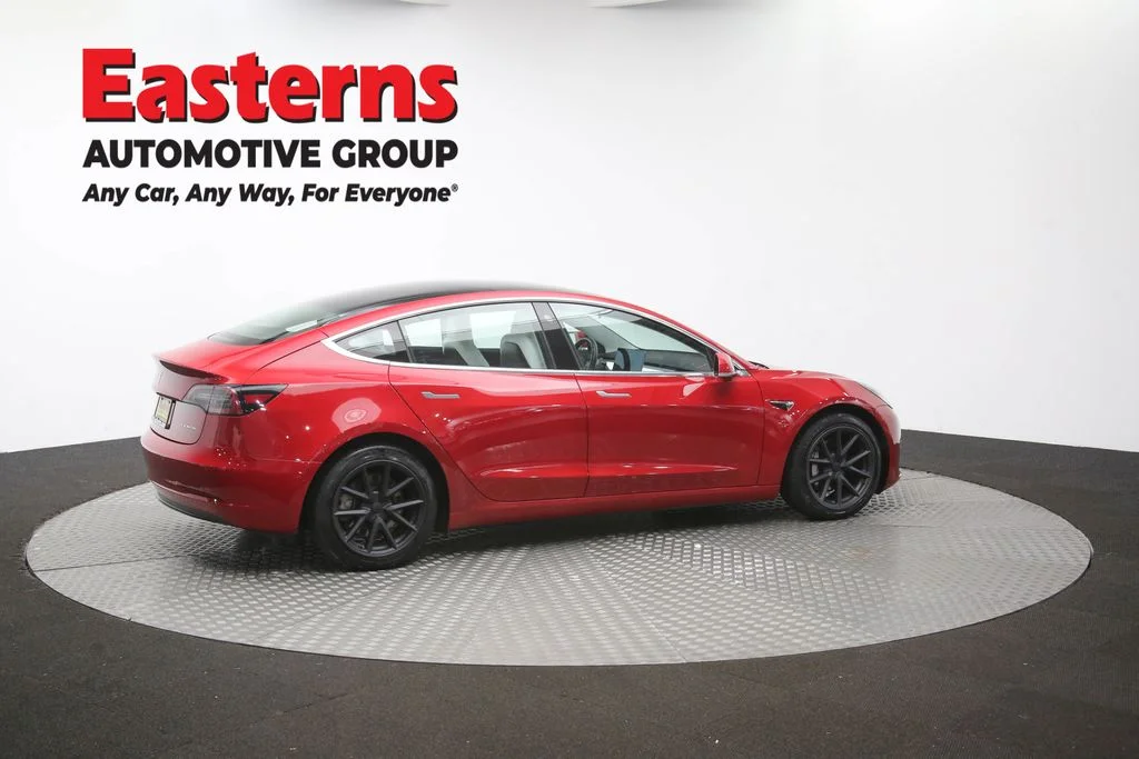 Used 2018 Red Tesla Long Range image 40