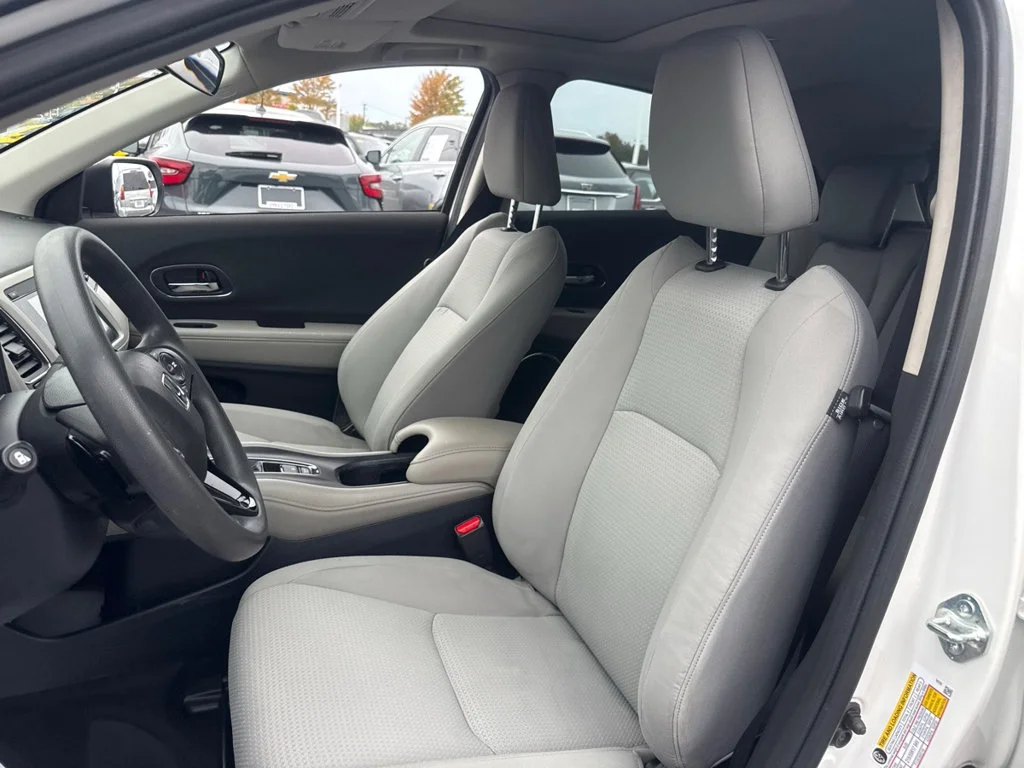 Used 2021 Platinum White Pearl Honda EX image 2