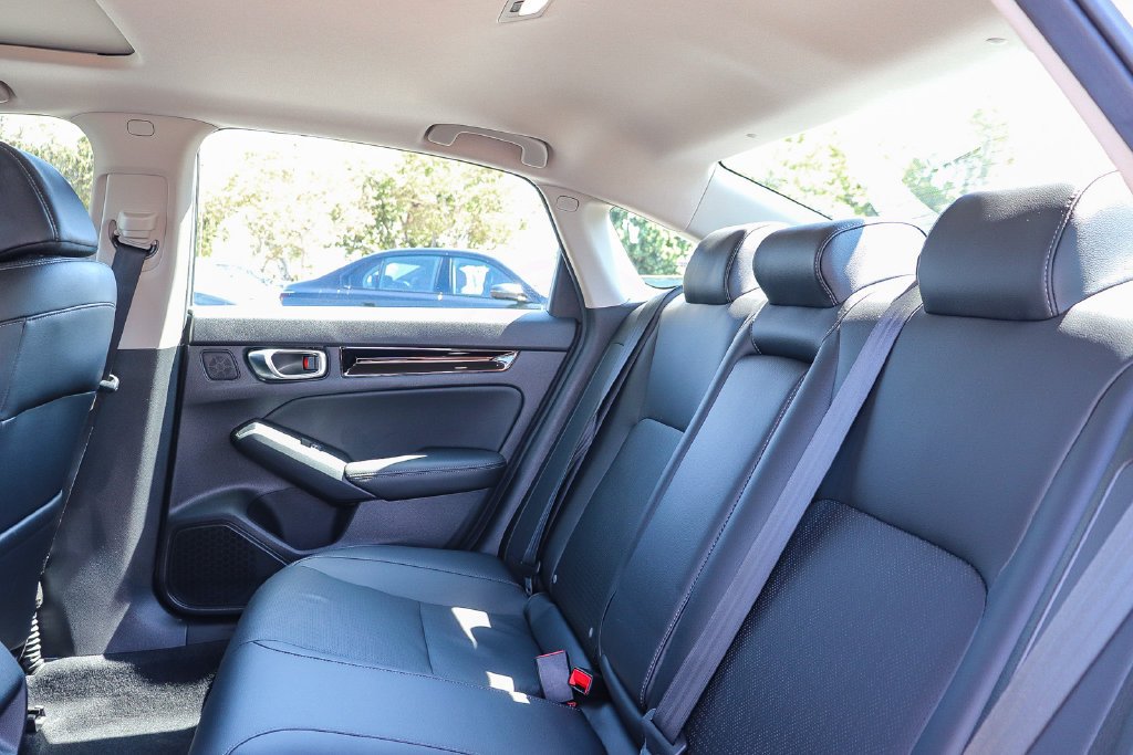 Used 2024 White Honda Touring image 18