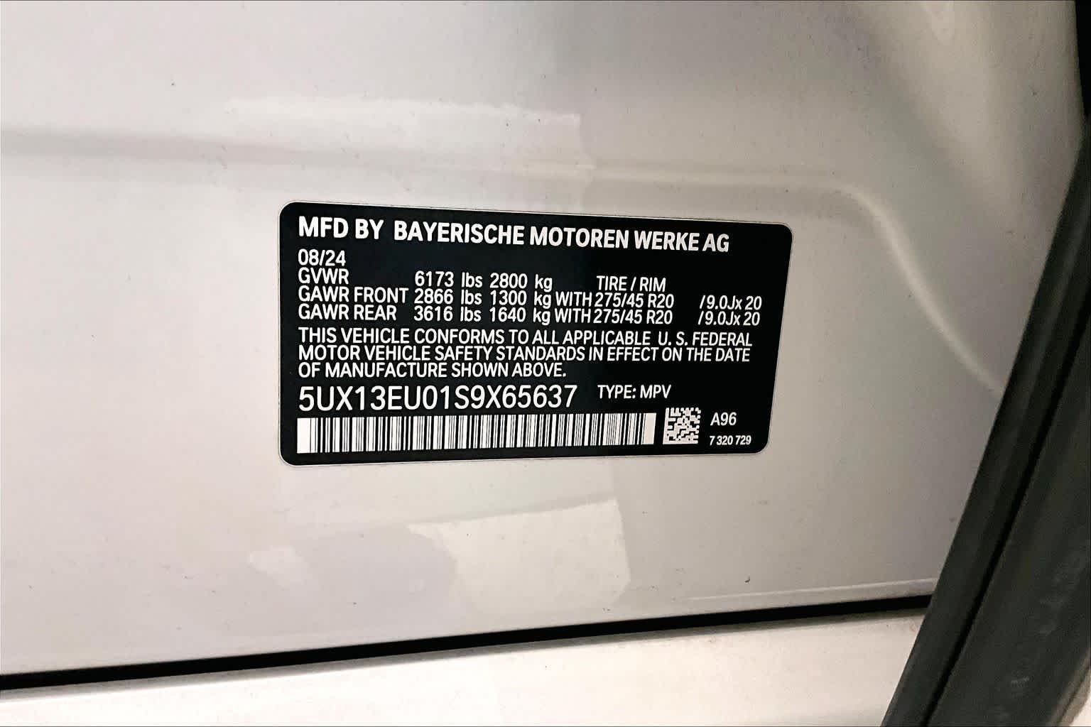 Used 2025 Mineral White Metallic BMW sDrive40i image 31