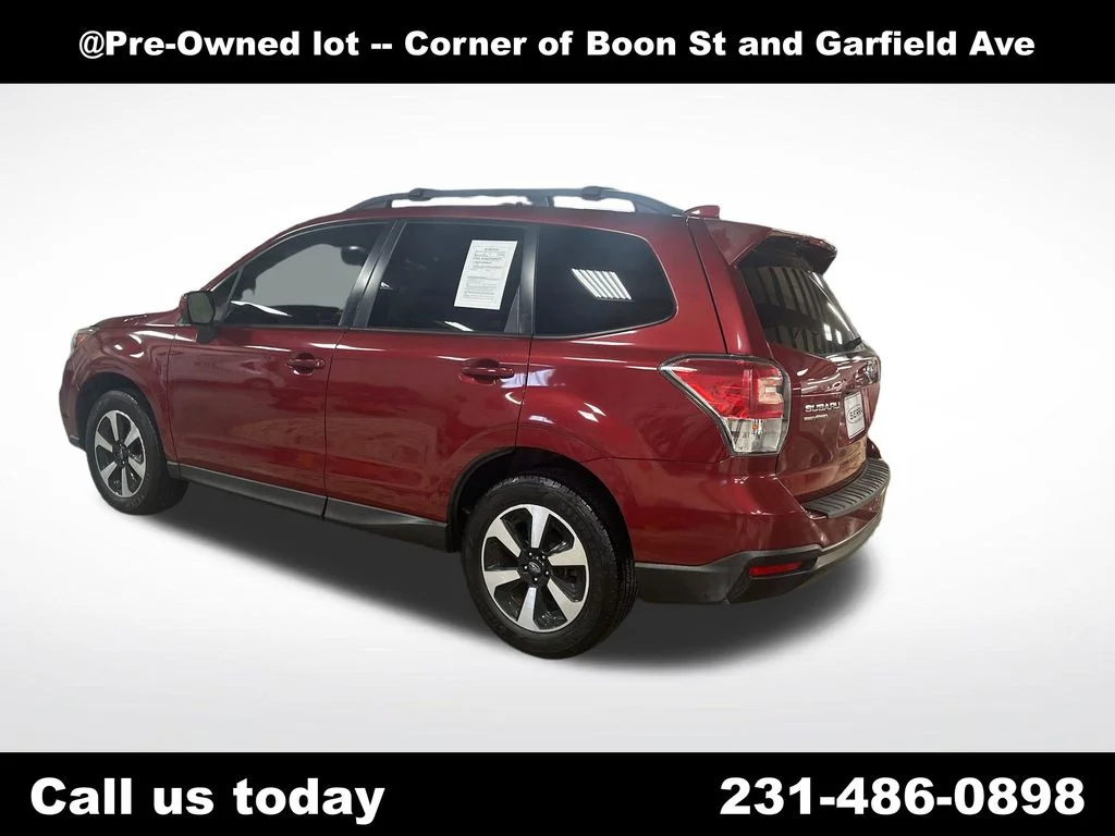 Used 2018 Red Subaru 2.5i Premium image 3