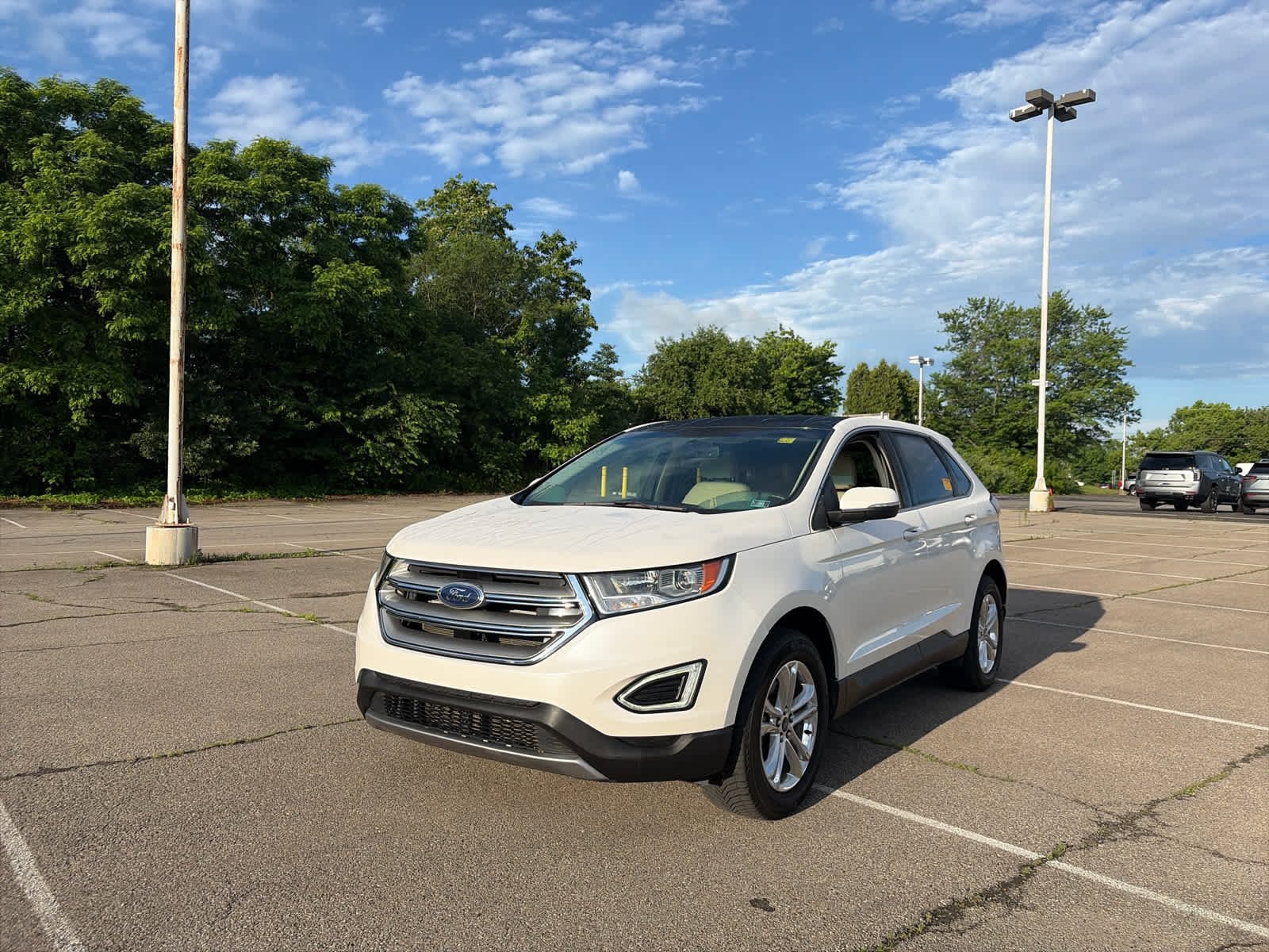 Used 2015 White Ford SEL image 1