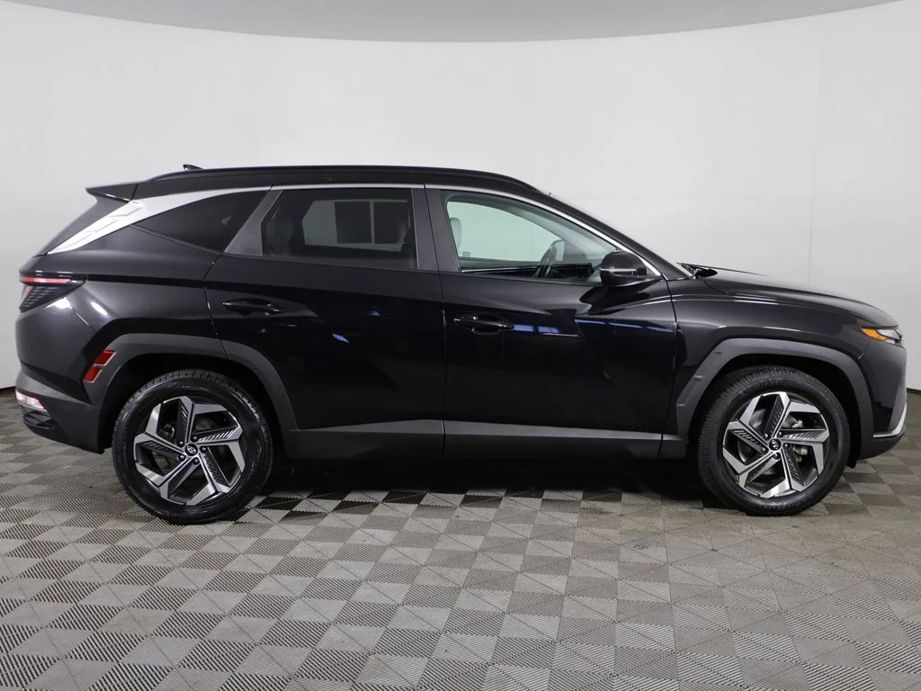 Used 2023 Phantom Black Hyundai SEL image 19