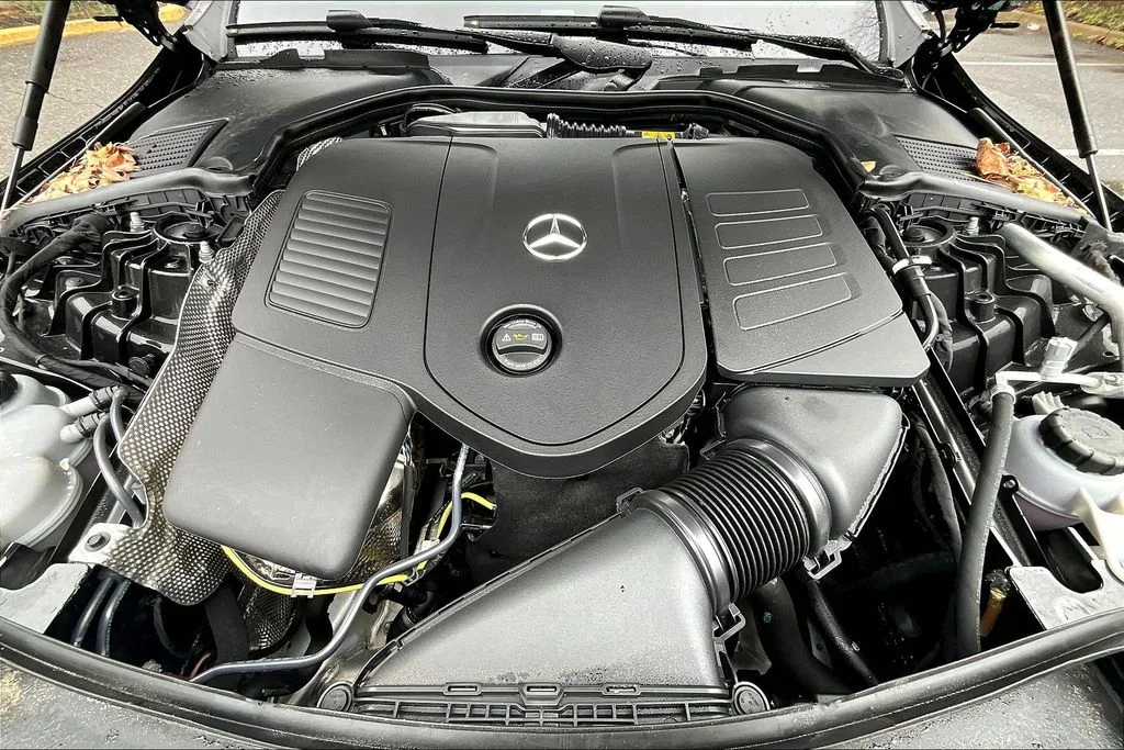 2025 Mercedes-Benz C-Class Sedan C 300 - Photo 9