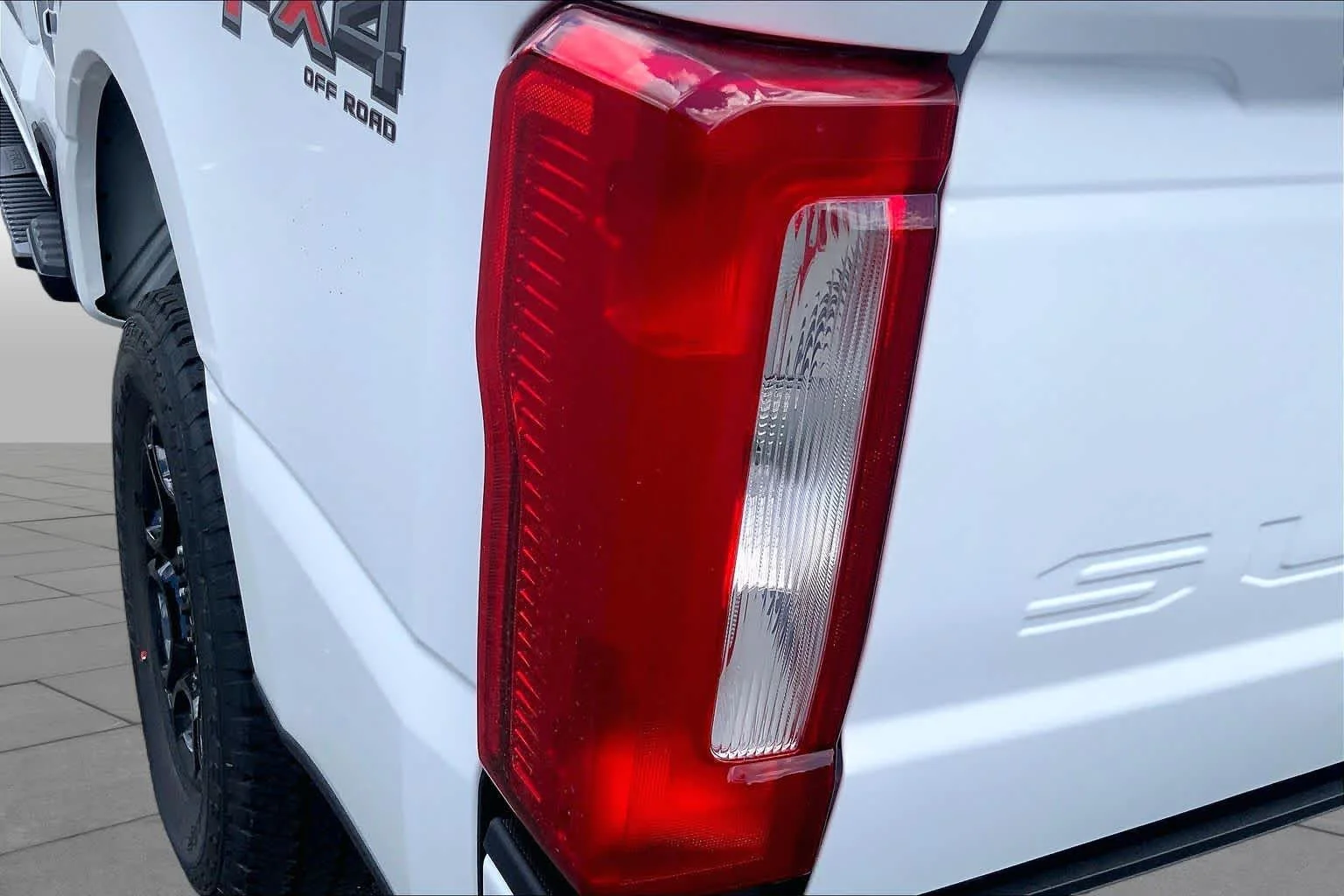 New 2026 Oxford White Ford XL image 5