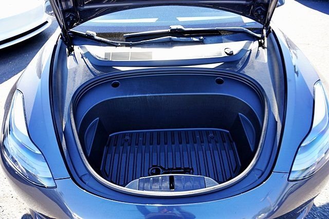 Used 2021  Tesla Standard Range Plus image 41