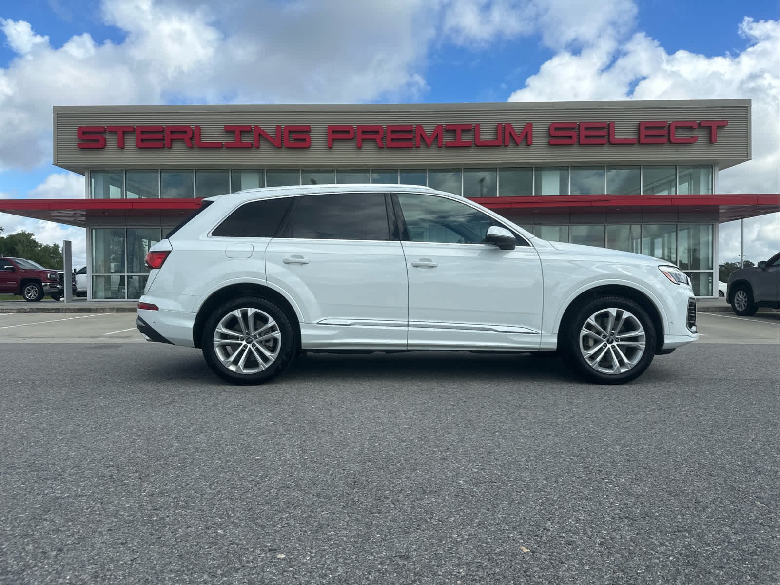 2025 Audi Q7 Premium Plus