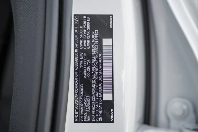 New 2026 Crystal White Volvo Plus image 37