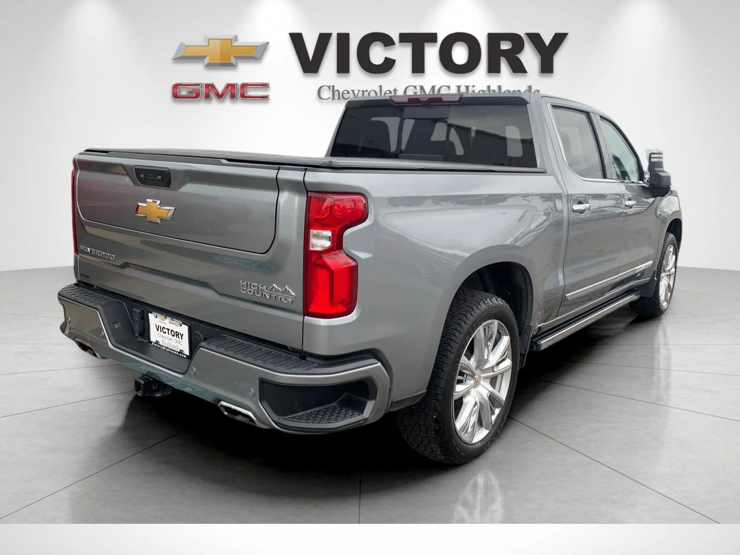 Used 2024 Sterling Gray Metallic Chevrolet High Country image 3