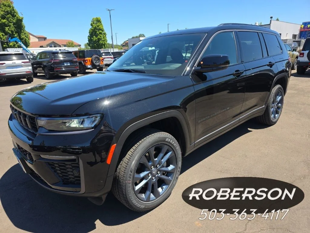 New 2026 Diamond Black Crystal Pearl-Coat Exterior Paint Jeep Limited image 1