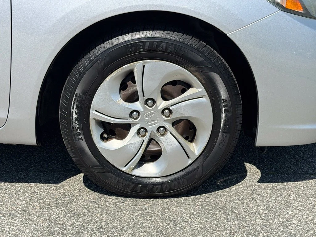 Used 2013  Honda LX image 33
