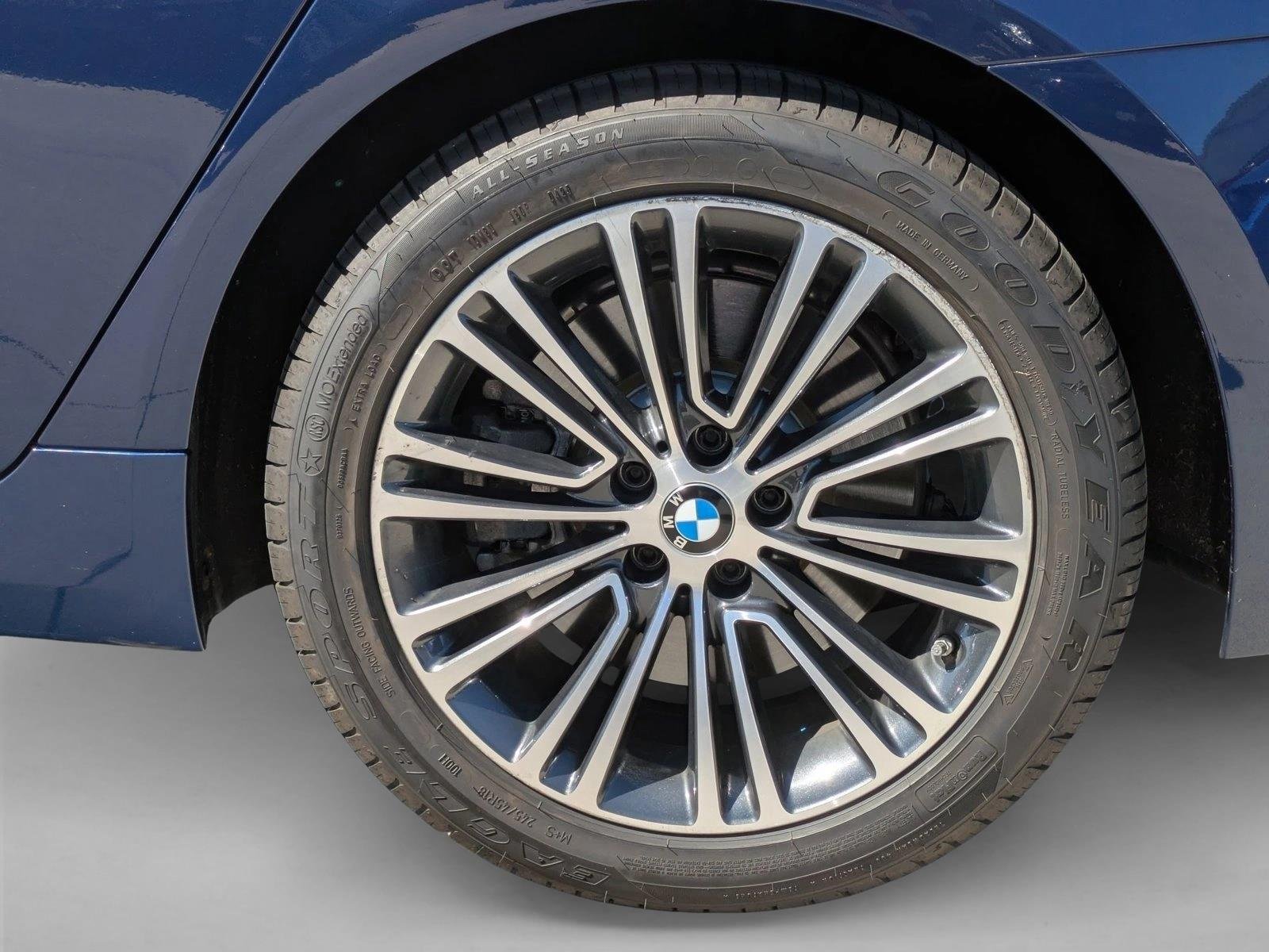 Used 2017 Mediterranean Blue Metallic BMW 540i xDrive image 9