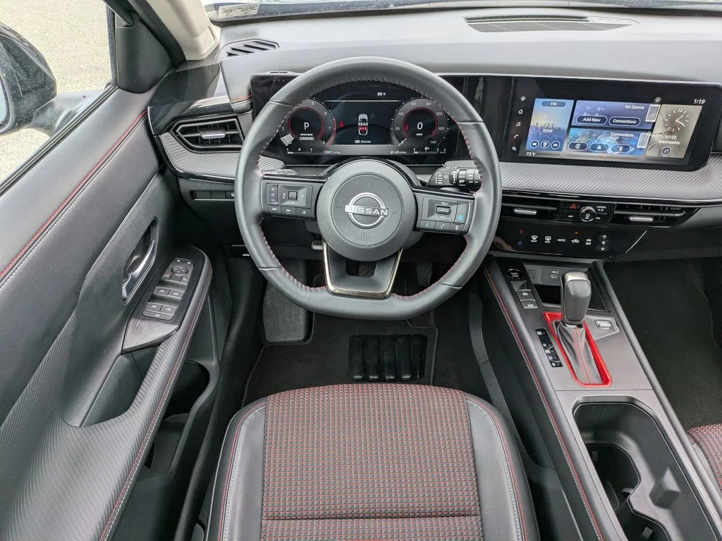 Used 2025 Super Black Nissan SR image 17