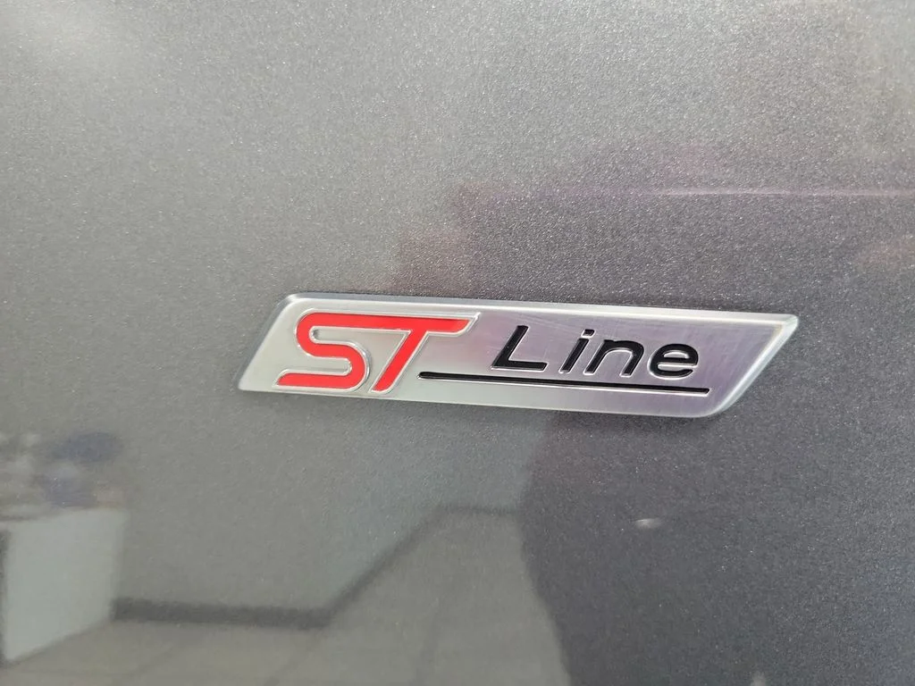 Used 2023 Gray Ford ST-Line Elite image 24