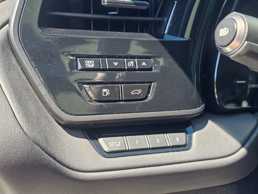 Used 2024  Lexus TX 350 image 27