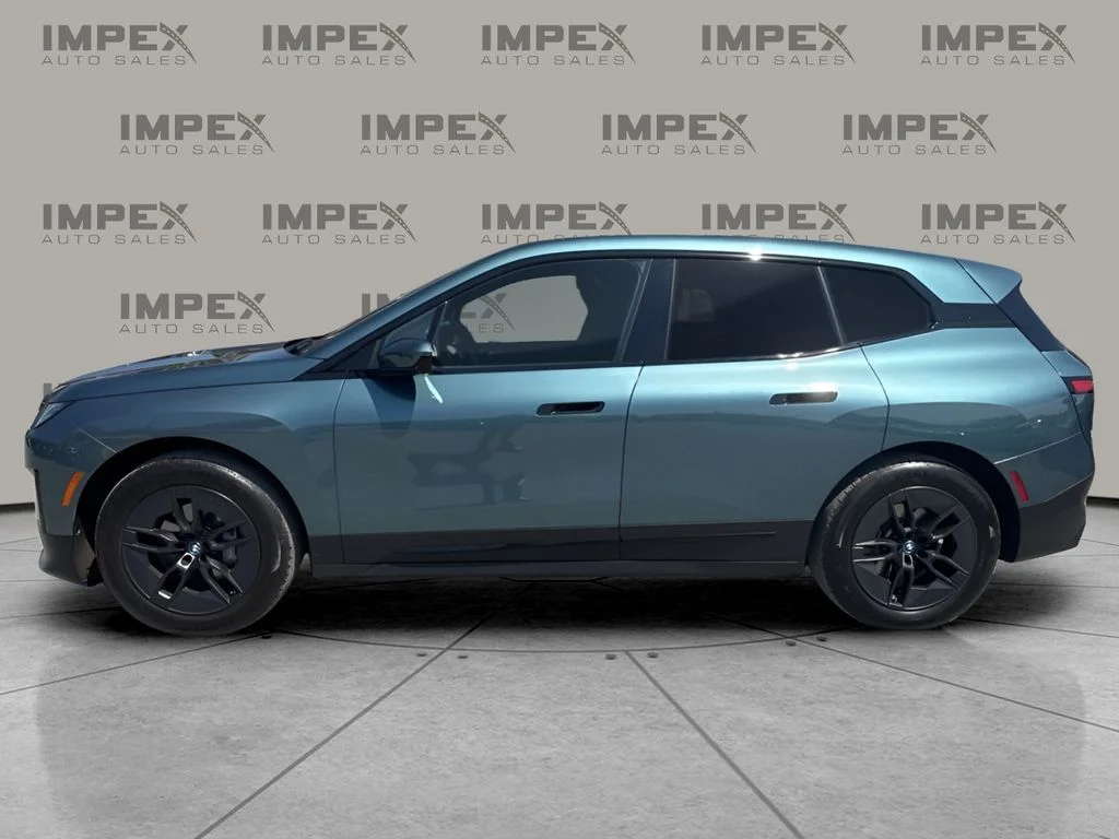 Used 2023 Blue BMW xDrive50 image 2