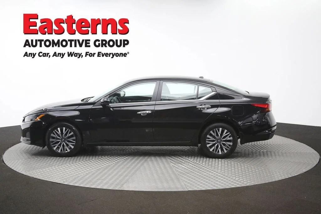 Used 2023 Black Nissan 2.5 SV image 60