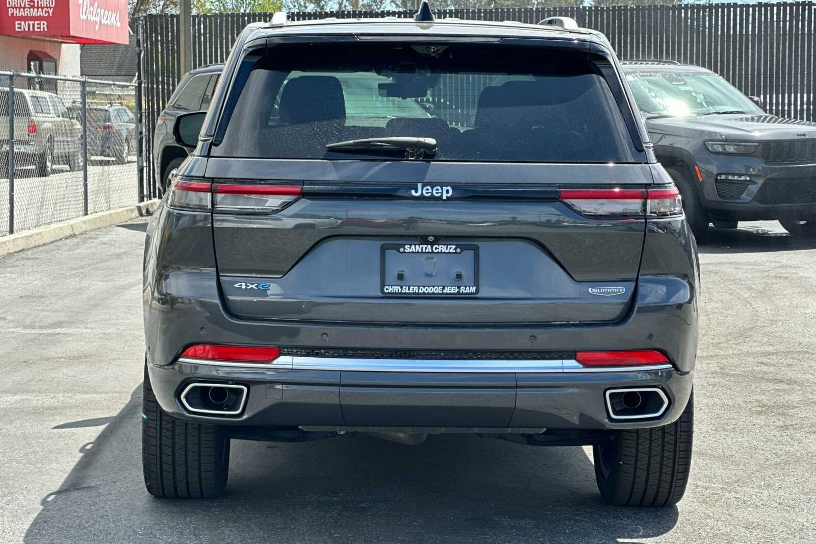 New 2022 Baltic Gray Metallic Clearcoat Jeep Summit image 5