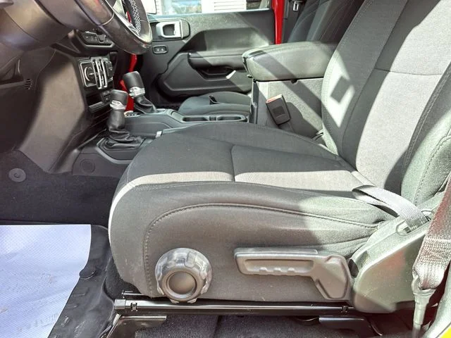 Used 2020 Red Jeep Sport image 16