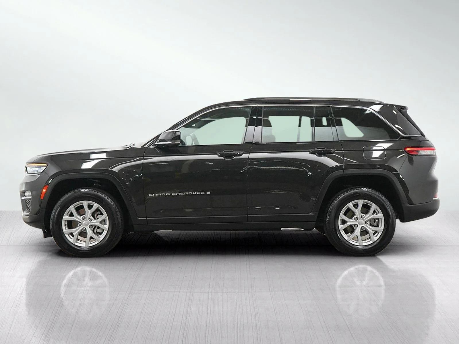 Used 2023 Jeep Grand Cherokee Limited with VIN 1C4RJHBG0PC668998 for sale in Hopkins, Minnesota