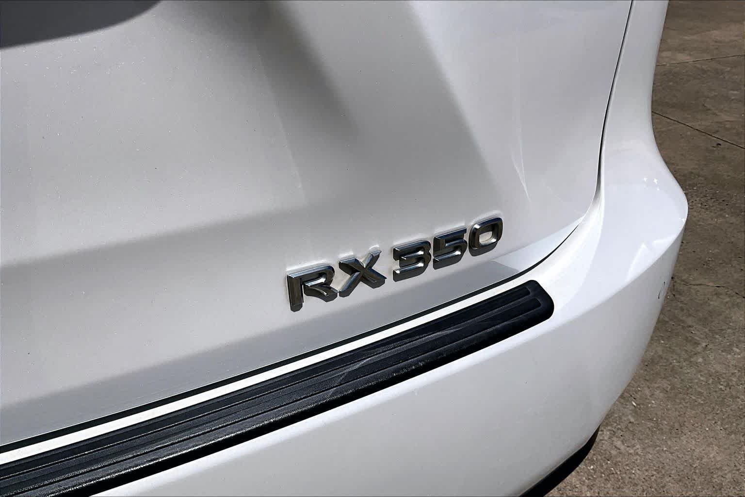 Used 2020 Eminent White Pearl Lexus  image 10