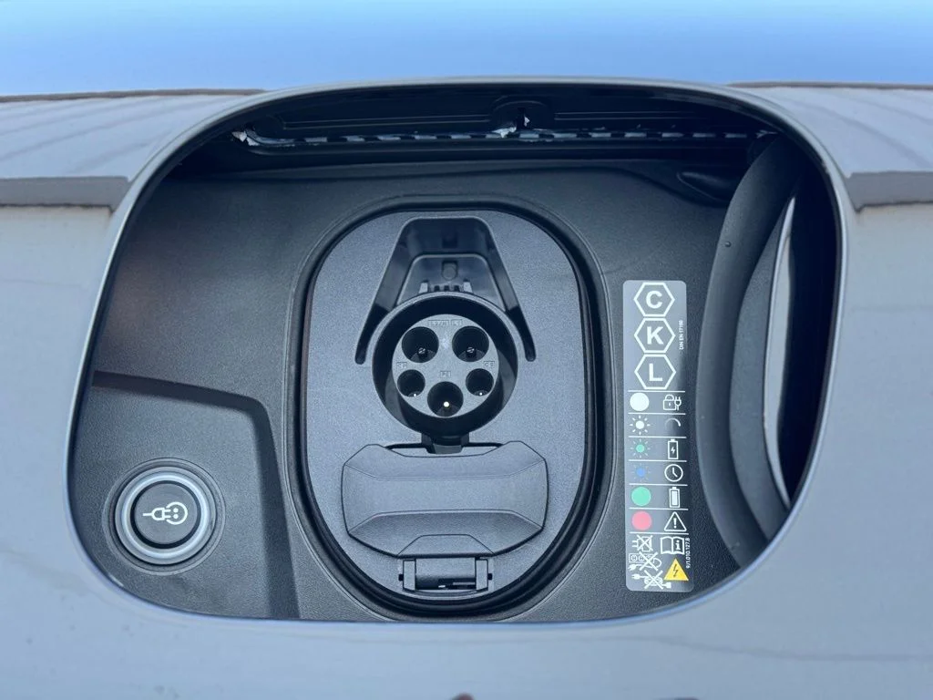 2025 Porsche Macan S - Photo 6