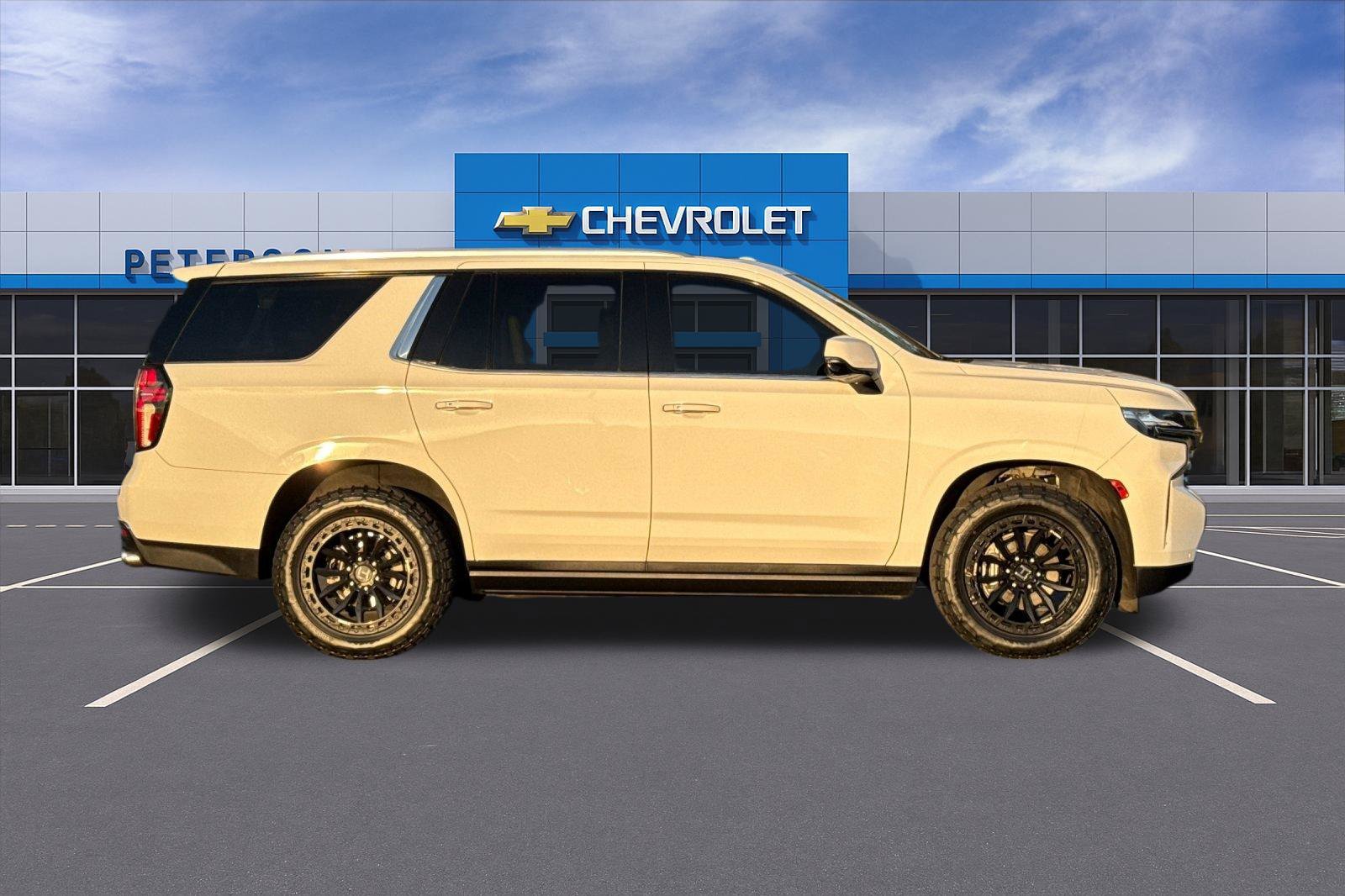 Used 2021 White Chevrolet High Country image 3