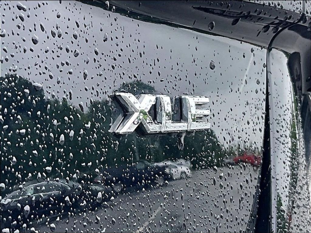 Used 2022 Black Toyota XLE image 29
