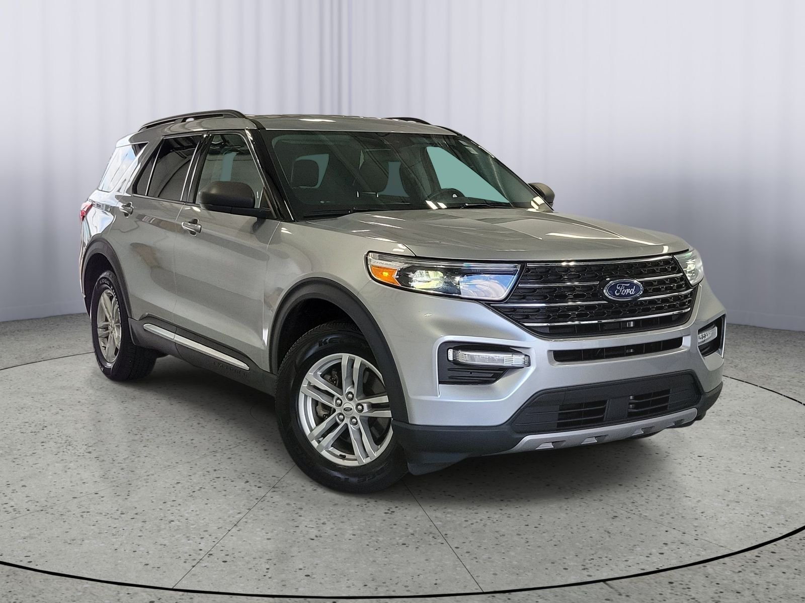 Used 2020 Silver Ford XLT image 1