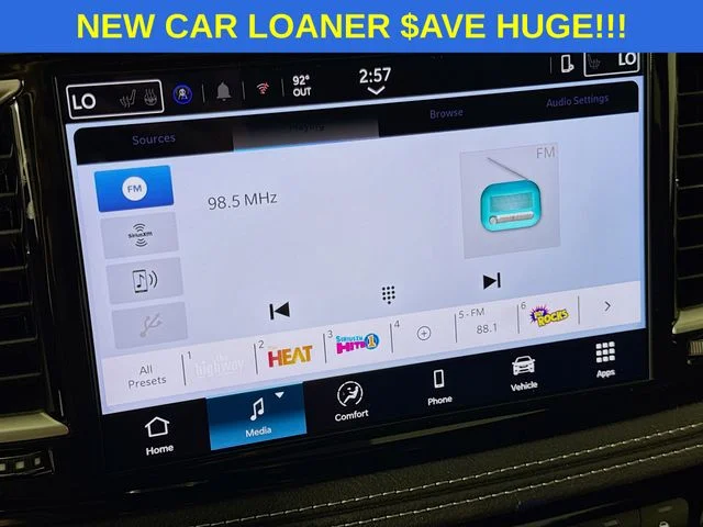 2025 Chrysler Pacifica Select - Photo 14