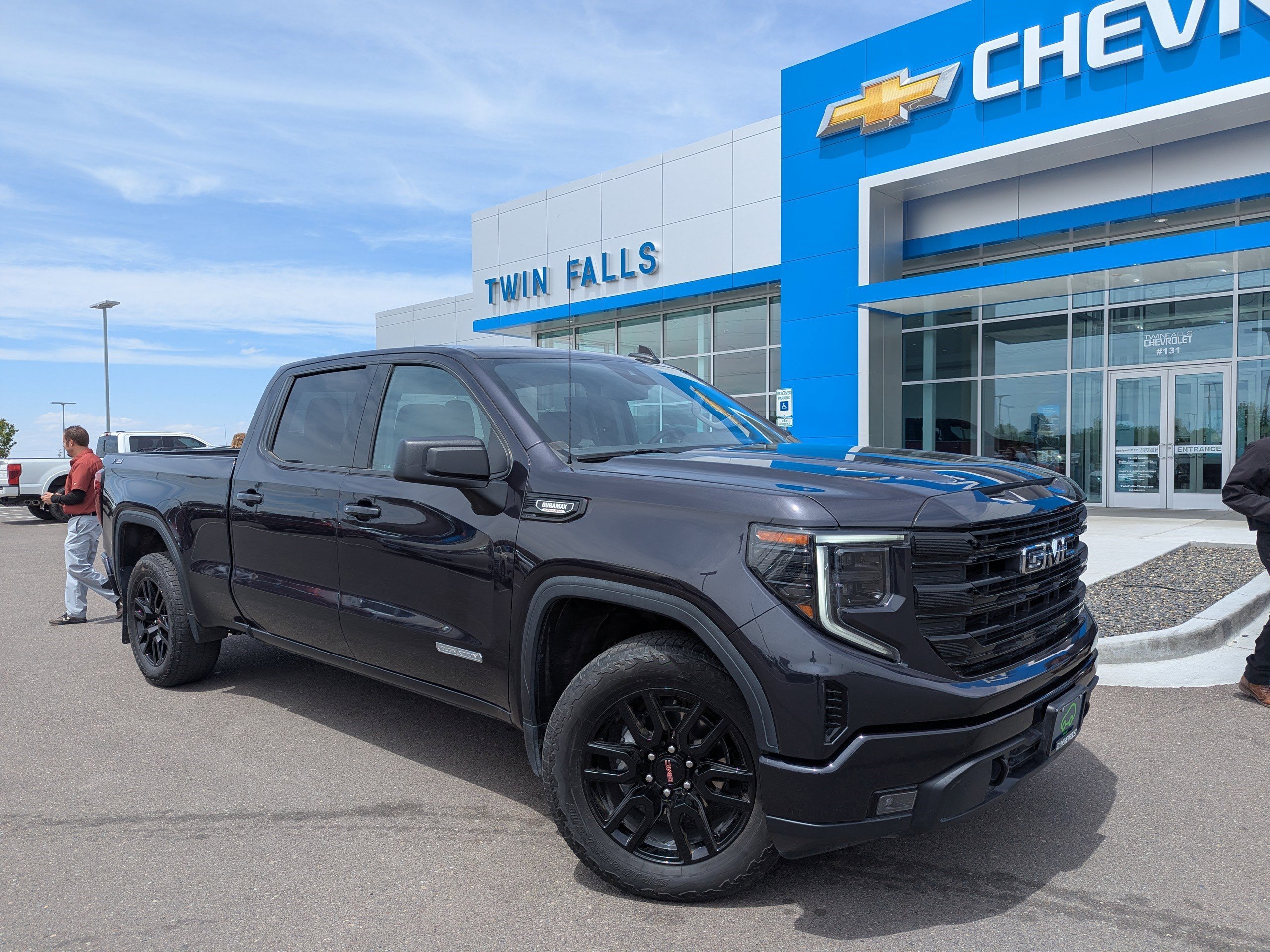 2024 GMC Sierra 4WD Crew Cab Short Box Elevation's photo