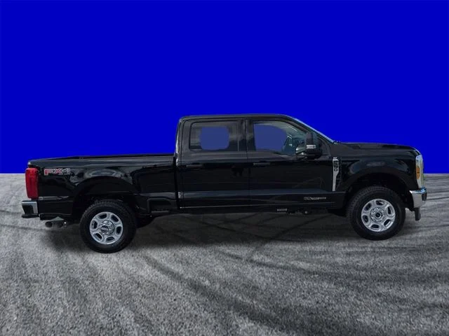 New 2026 Black Ford XLT image 3