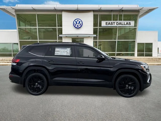 New 2026 Black Volkswagen 2.0T SE w/Technology image 2