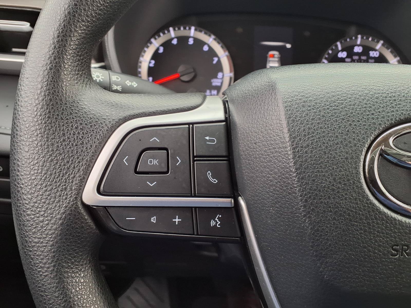 Used 2022 Celestial Silver Metallic Toyota L image 20