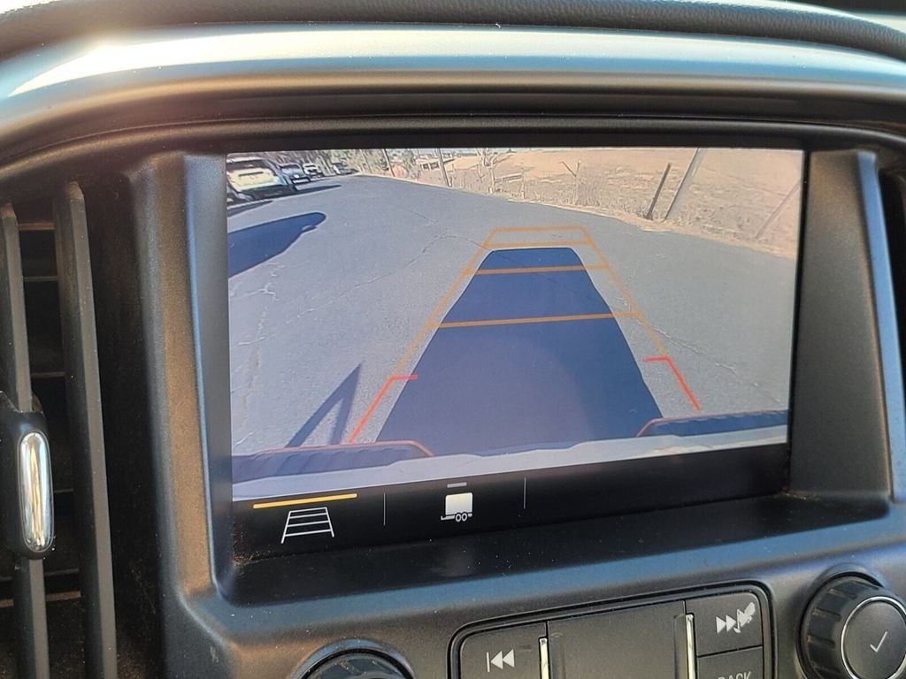 Used 2020 Orange Chevrolet Z71 image 21