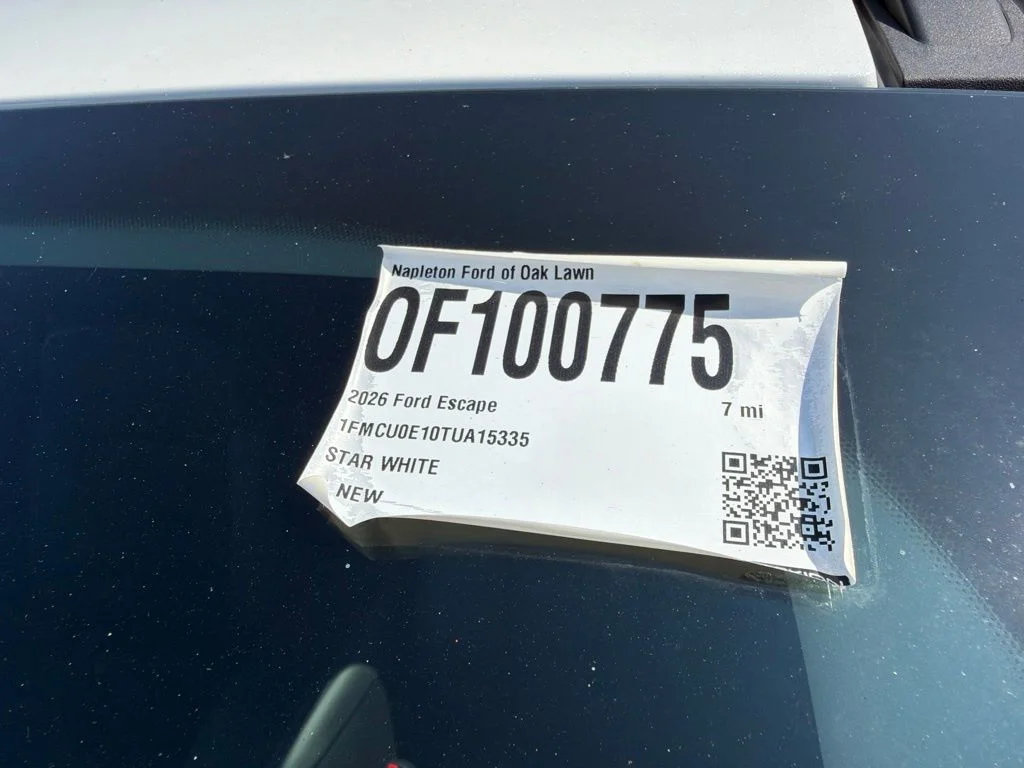 Used 2015 White Jeep Unlimited Sahara image 13