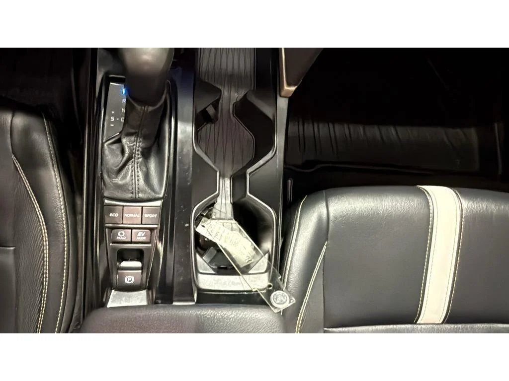Used 2025 Ice Cap Toyota SE FWD 1 OWNER image 30