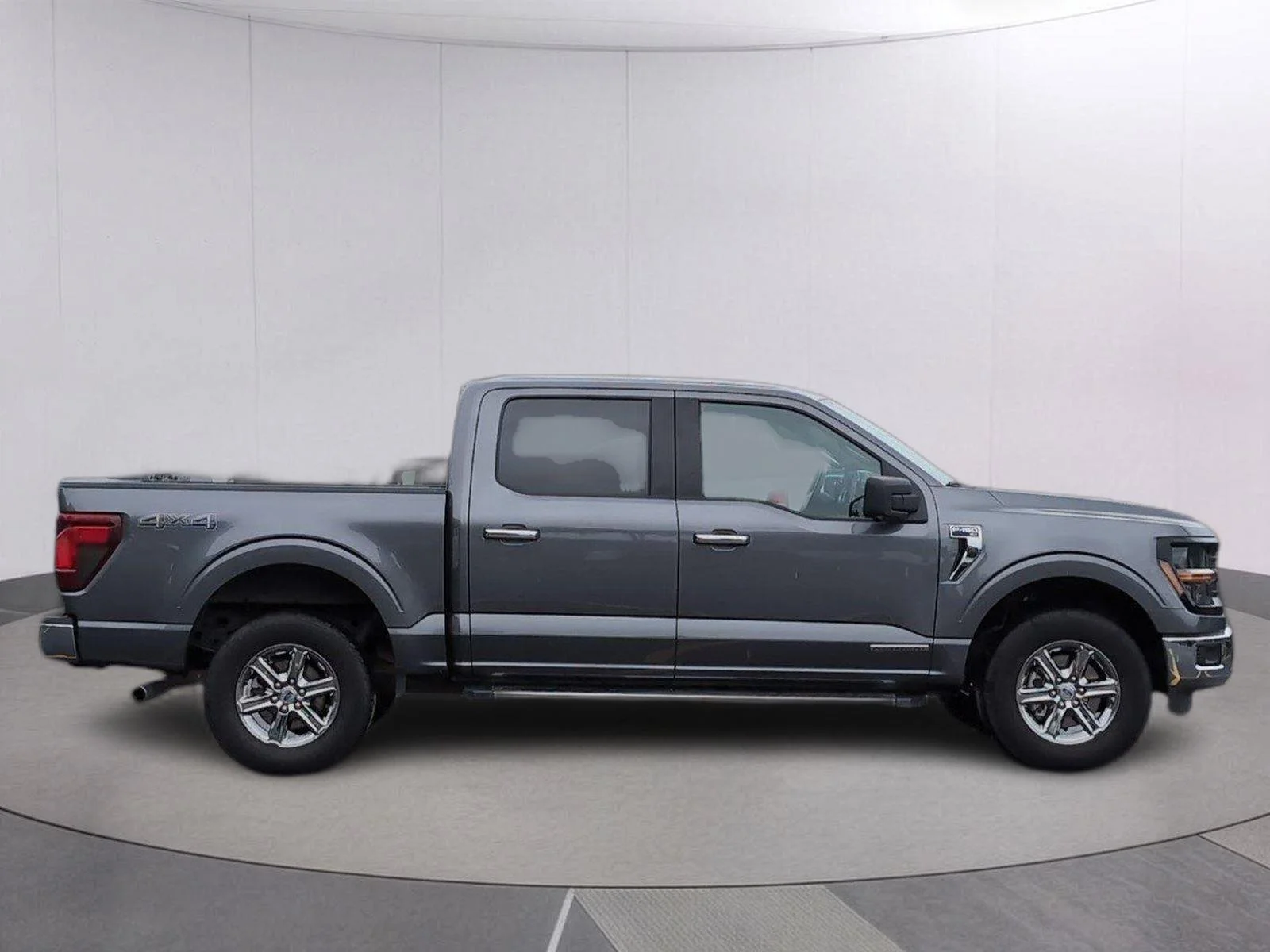 Used 2024 Carbonized Gray Ford XLT image 7