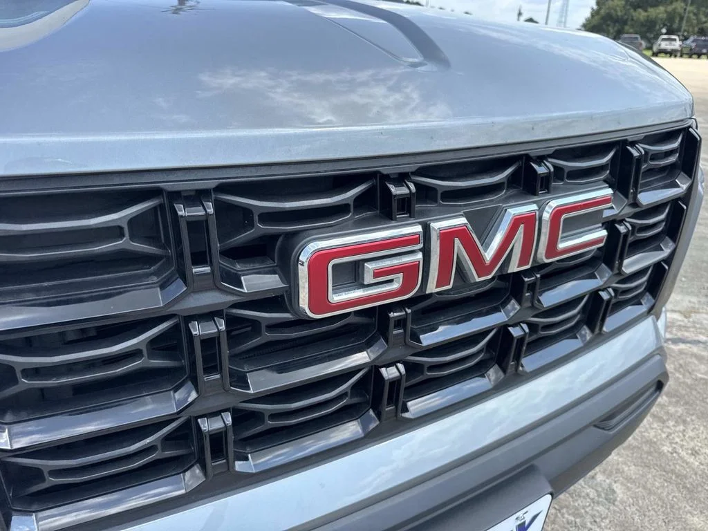 Used 2024 Silver GMC Elevation image 6