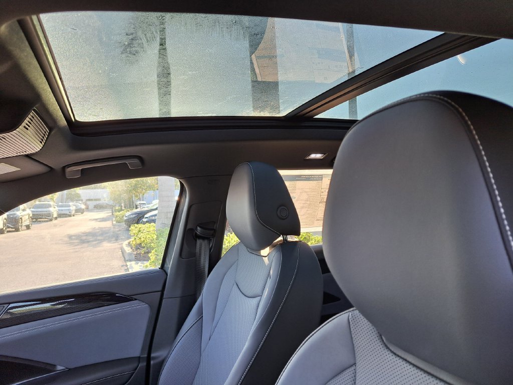2026 Volkswagen Tiguan SE R-LINE BLACK - Photo 8