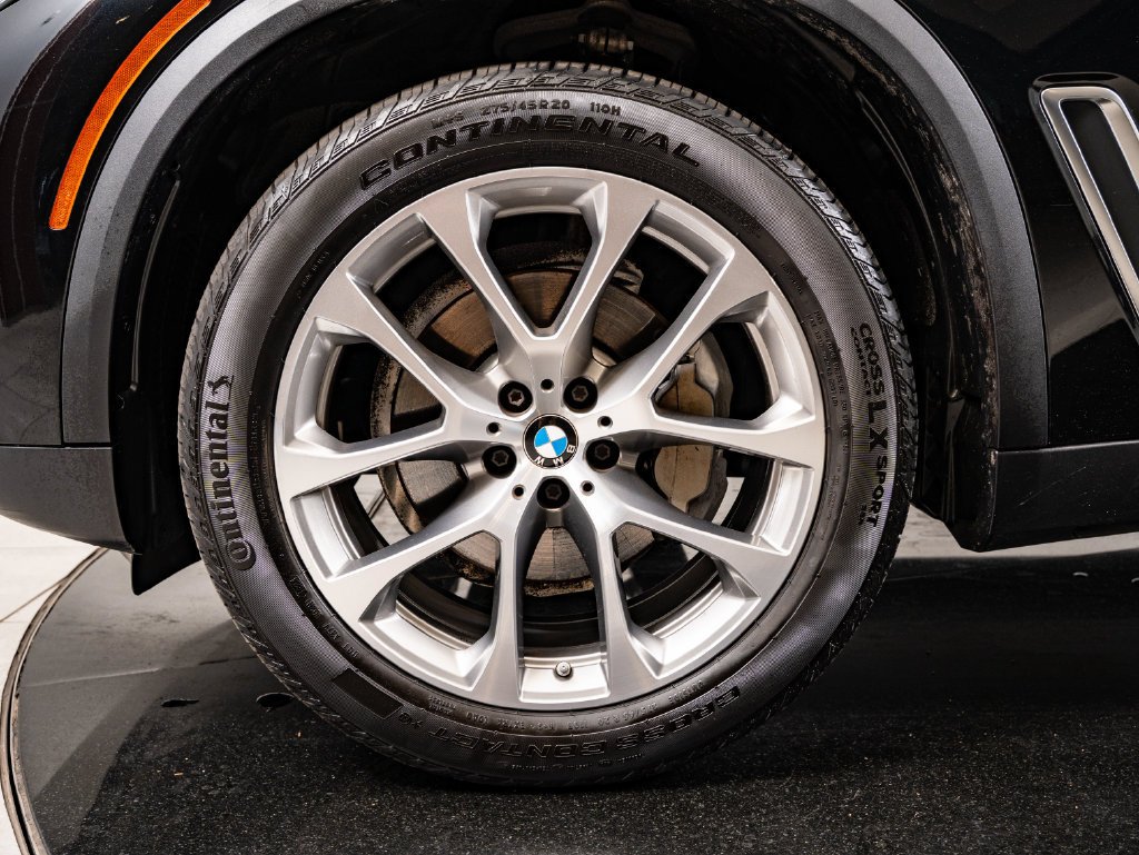 Used 2023 Black Sapphire Metallic BMW xDrive40i image 13