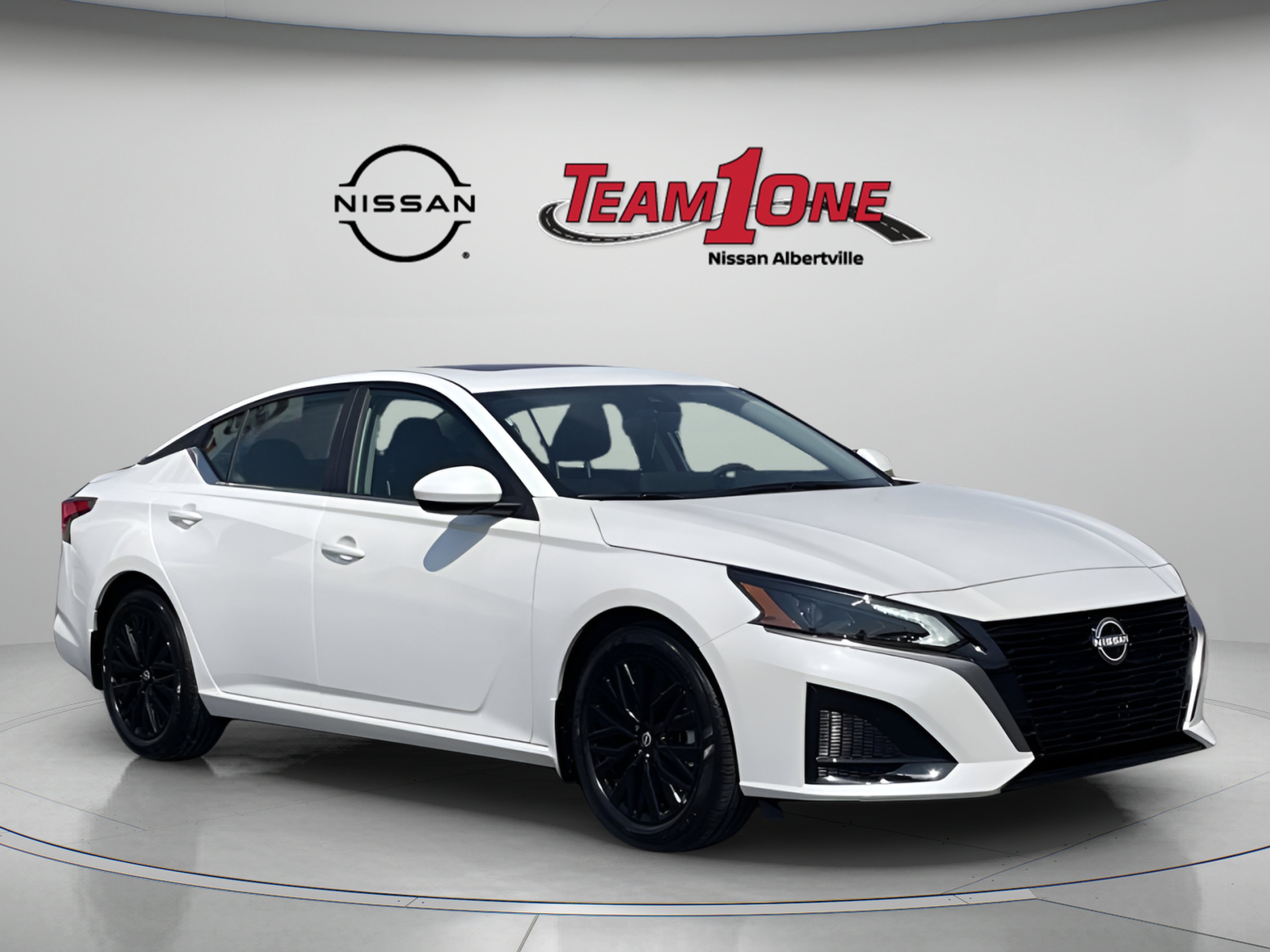 New 2026 Pearl White TriCoat Nissan 2.5 SV image 2