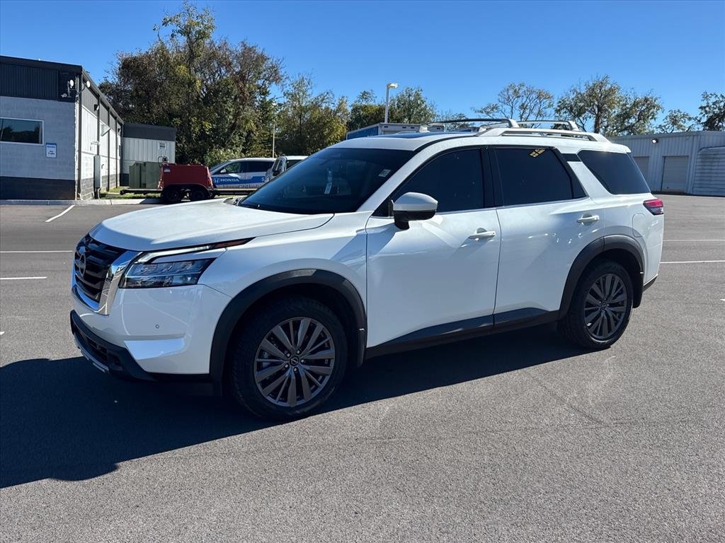Used 2024 PEARL WHITE TRICO Nissan SL image 1