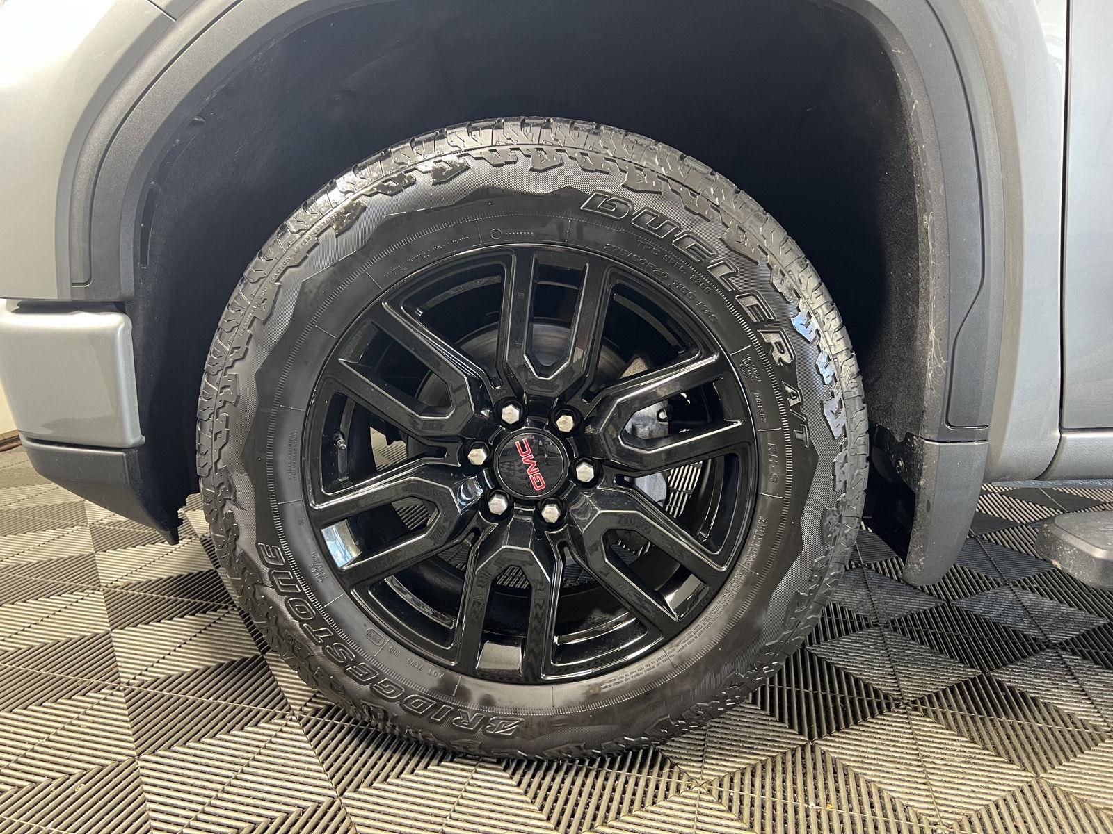 Used 2023 Sterling Metallic GMC Elevation image 32