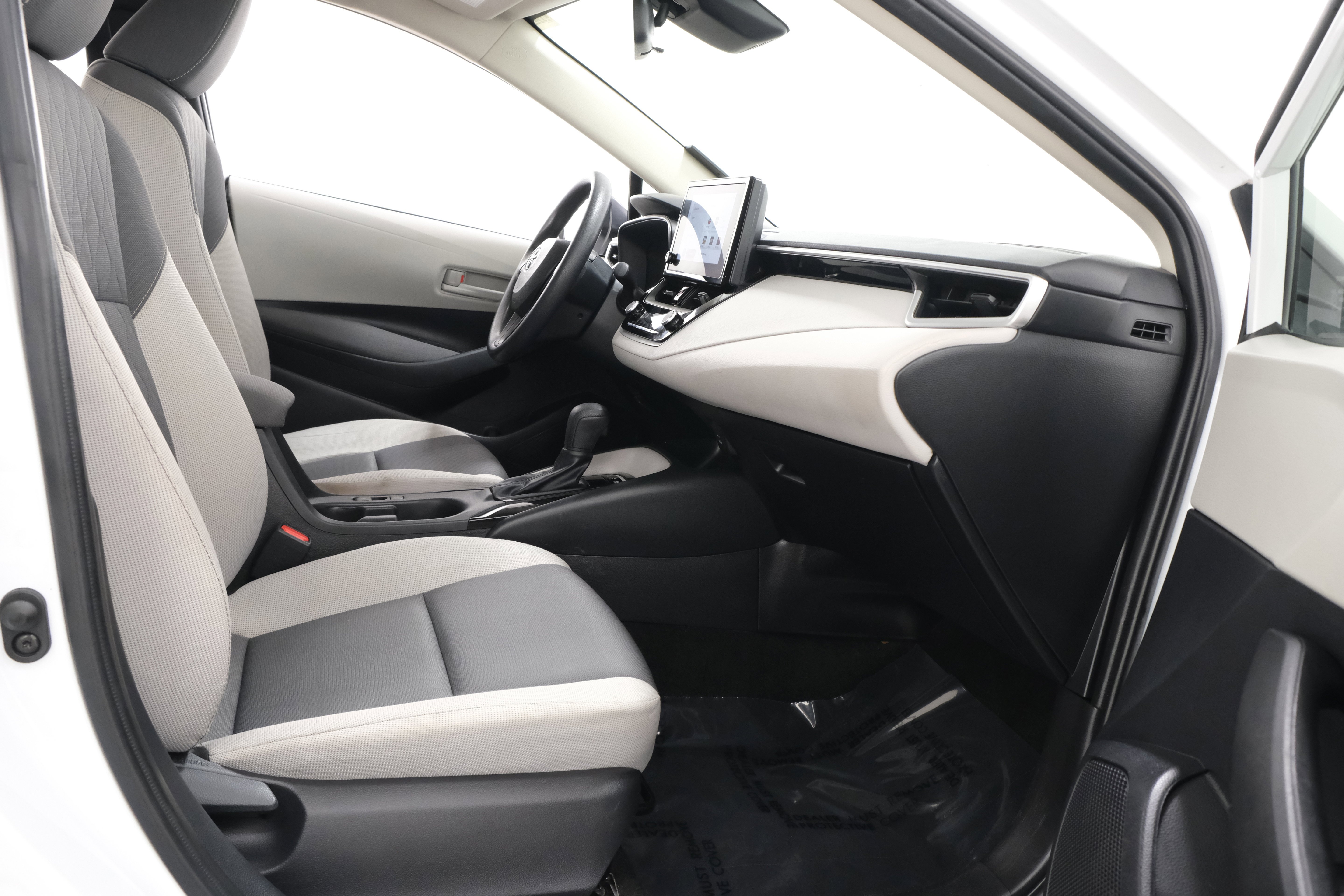 2024 Toyota Corolla LE - Photo 41