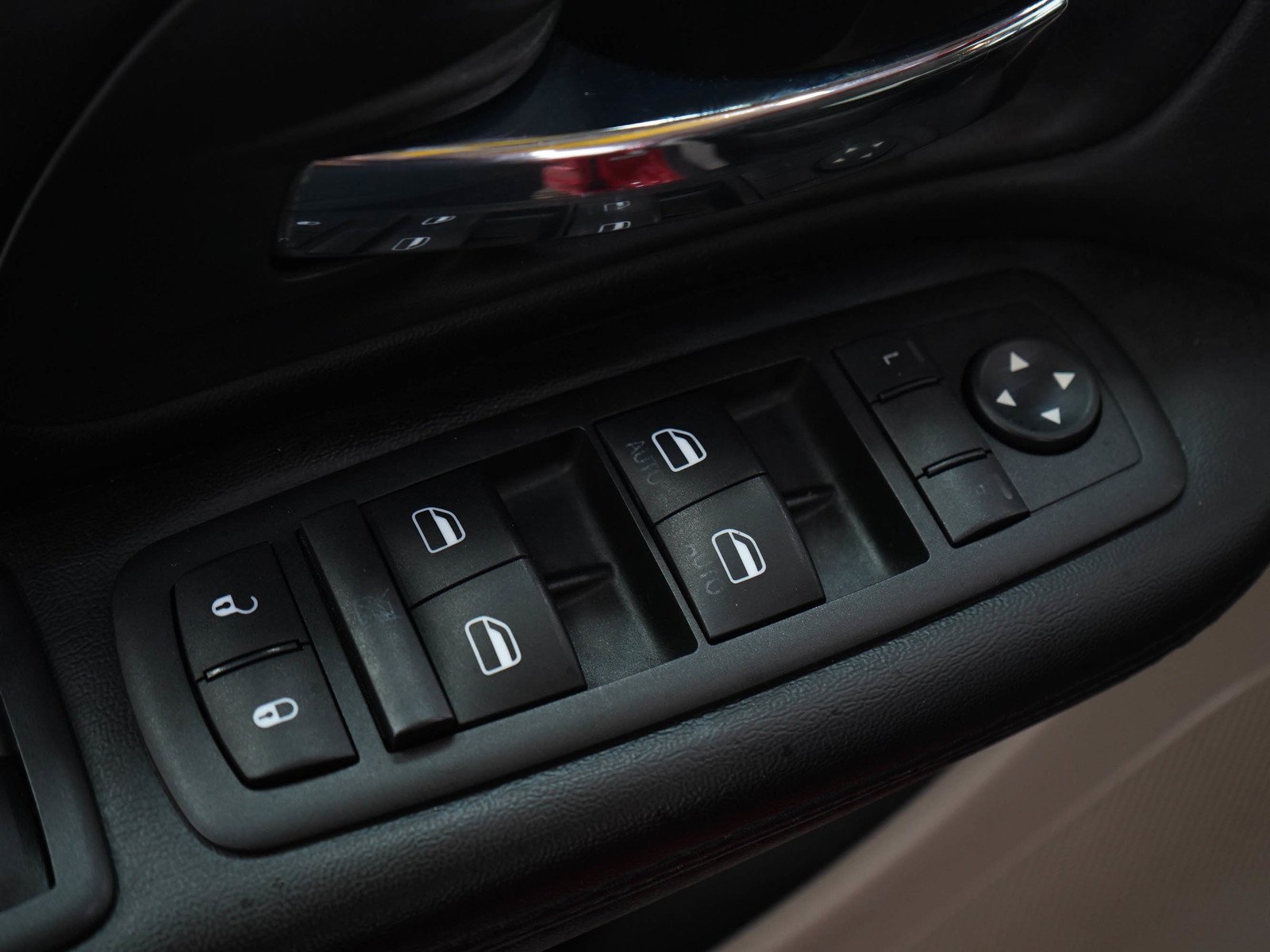 Used 2015 Redline 2 Coat Pearl Dodge Sxt image 23